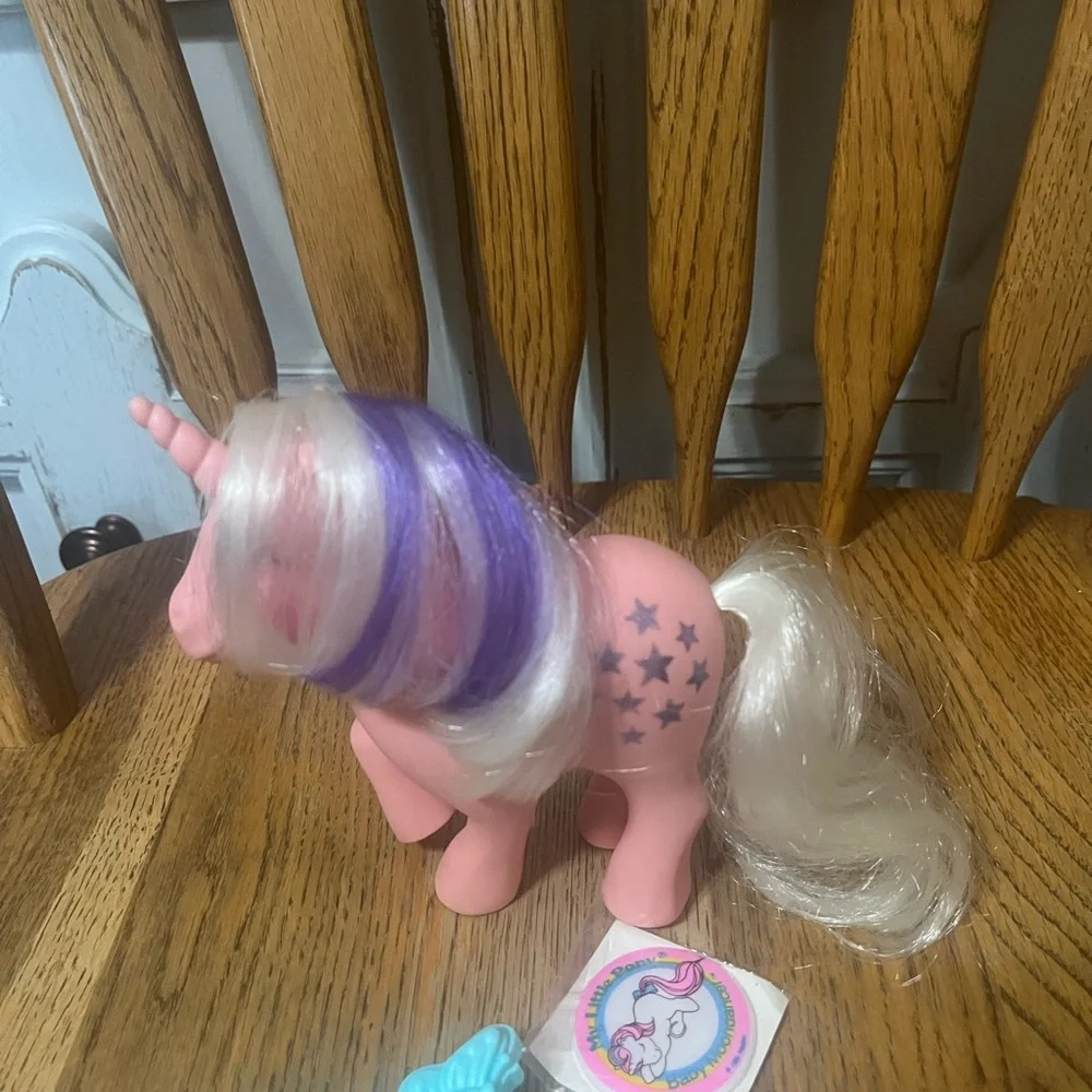 Vintage my little pony Unicorn Toy with Stars and Blue Accessory - Picture 2 of 4